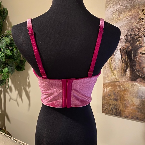 VICTORIA’S SECRET 🩷 Fuchsia velvet crop top bra - Picture 3 of 6